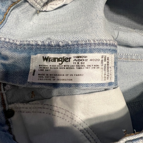 Wrangler | Cowboy Cut Slim-fit Woman’s Jeans - Picture 4 of 4